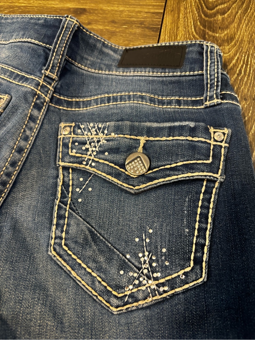 Daytrip Women’s Dark Blue Embroidered Pocket Jeans